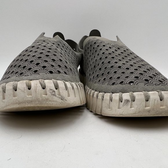 ILSE Jacobsen Tulip 139 Perforated Slip-On Sneaker in Gray Fabric Size 10 - Picture 3 of 9